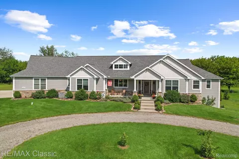 5314 Walnut Creek Ln, Ann Arbor, MI 48105