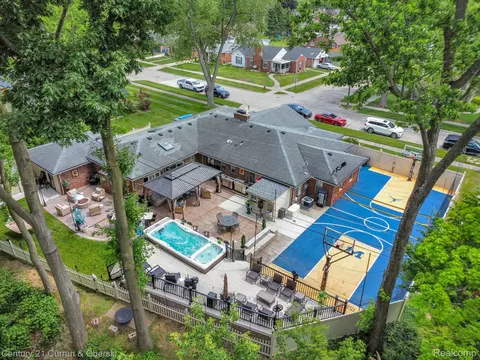 25202 Rouge River Dr, Dearborn Heights, MI 48127
