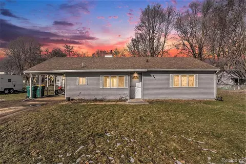 841 Gerald St, Flushing, MI 48433 photo 1