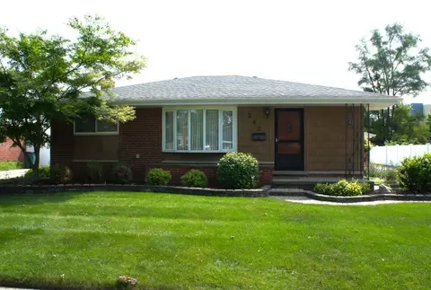 242 Redwood Dr, Troy, MI 48083