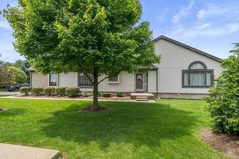 13512 Highland Cir, Sterling Heights, MI 48312