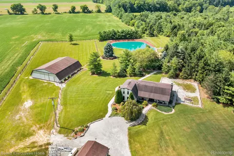 5695 Norman Rd, Grant, MI 48032