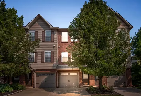 1627 Red Hickory, Howell, MI 48855