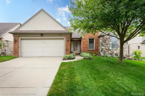 3137 Courtfield Dr, Rochester Hills, MI 48309