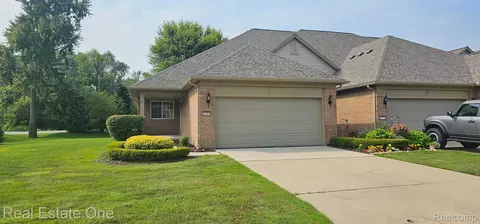 33880 Michigamme Dr #53, Chesterfield, MI 48047