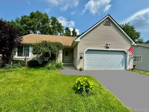 750 Amenia St, Wolverine Lake, MI 48390