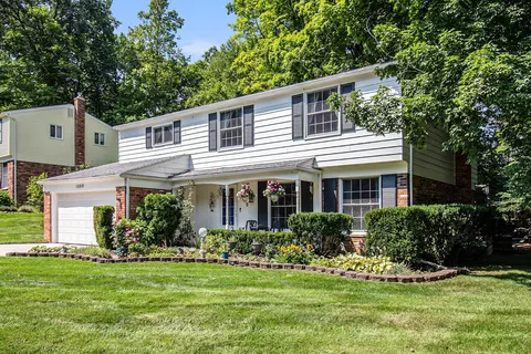 1069 Grace Crt Ct, Northville, MI 48167