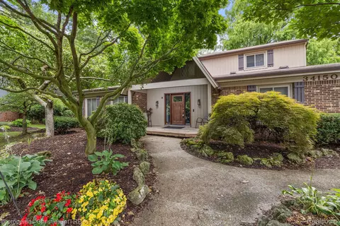34150 Old Timber Crt Ct, Farmington Hills, MI 48331