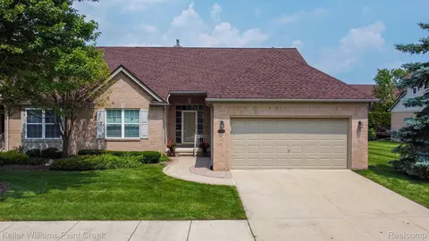 17211 Stone Dr, Clinton Township, MI 48038