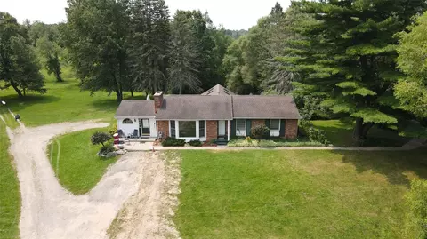 1215 Stoney Creek Rd, Oakland, MI 48363