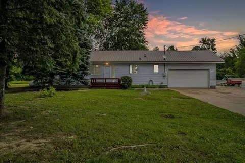 832 N Delaney Rd, Owosso, MI 48867