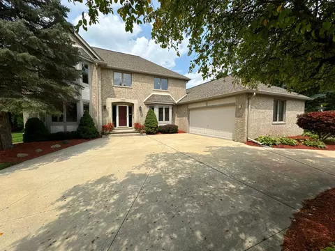 1488 Waverly Dr, Troy, MI 48098