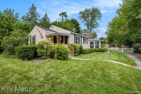 100 N Eagan Dr, Lake Orion, MI 48362