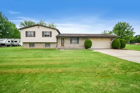 1050 Windsor St, Grand Blanc, MI 48507