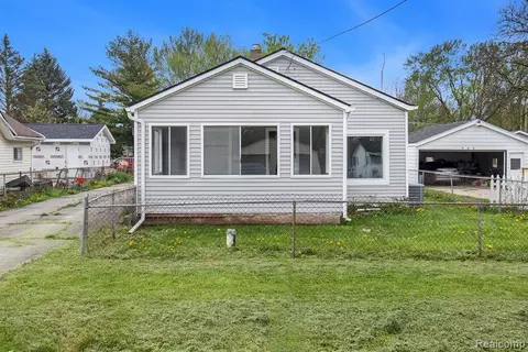 4101 Brown St, Flint, MI 48532