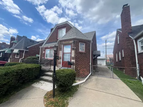 5233 Kendal St, Dearborn, MI 48126
