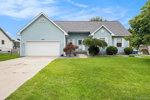 4438 Westedge Way, Grand Blanc, MI 48439