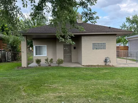 7126 Centralia St, Dearborn Heights, MI 48127