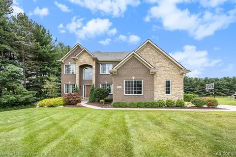 1858 White Pine Way, Oxford, MI 48371