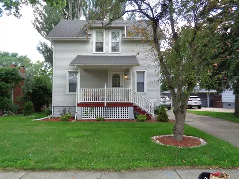 684 Riverbank St, Wyandotte, MI 48192