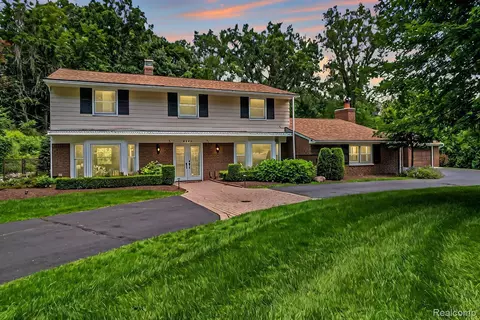 4535 Grindley Crt Ct, Bloomfield Township, MI 48302