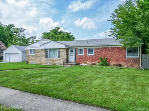 2120 Rosemont Rd, Berkley, MI 48072