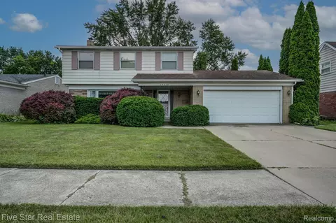 14217 Cranbrook St, Riverview, MI 48193