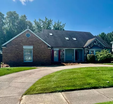 20428 Wayne Rd, Livonia, MI 48152