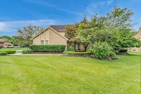 30135 Willow Crt Ct N, Farmington Hills, MI 48331