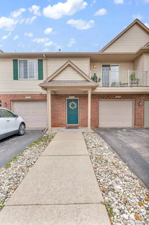 45547 Hidden View Crt Ct, Utica, MI 48315