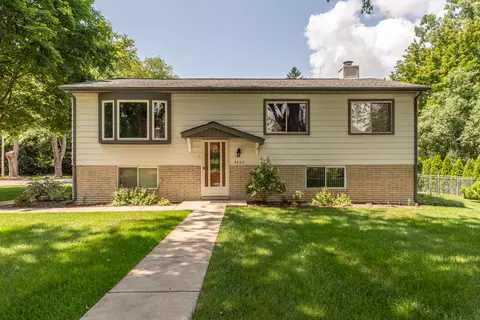 4460 Welland Dr, West Bloomfield, MI 48323