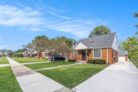 27232 Leroy St, Roseville, MI 48066