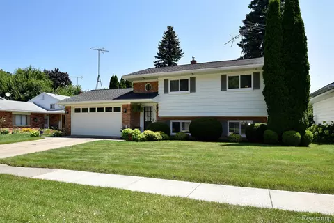 685 Jamestown, Auburn Hills, MI 48326