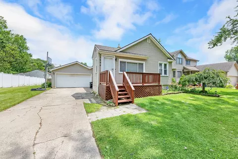 3296 Troy Dr, Troy, MI 48083