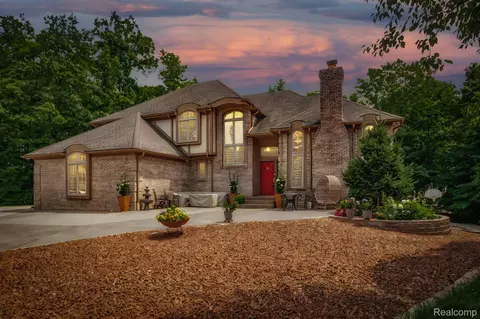 37891 Sunderland, Farmington Hills, MI 48331