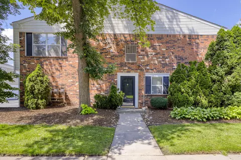1672 Orchard Dr, Canton, MI 48188