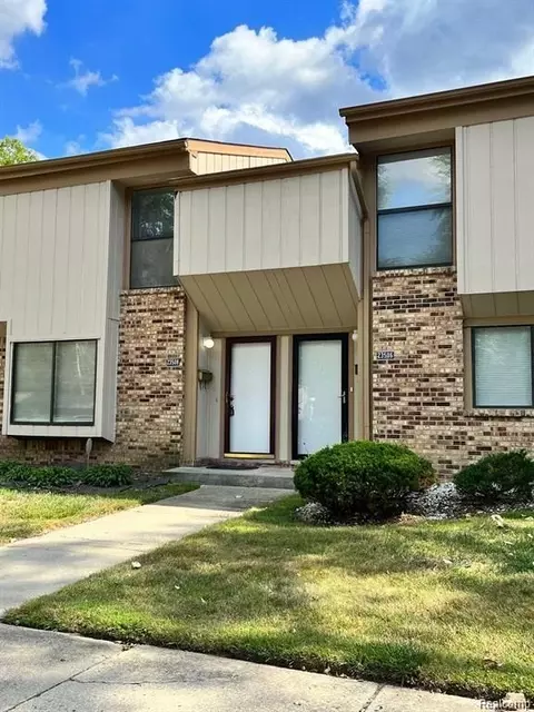 23508 Lahser Road E #23508, Southfield, MI 48033
