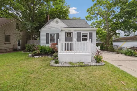 1012 N Wilson Ave, Royal Oak, MI 48067