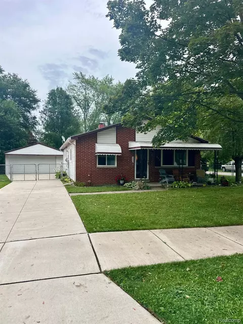 1517 Norris St, Westland, MI 48186