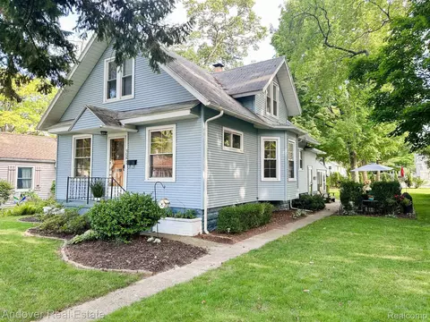 908 Wolcott Ave, St. Joseph, MI 49085