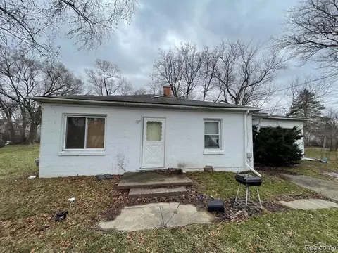 3352 Monmouth St, Buena Vista, MI 48601