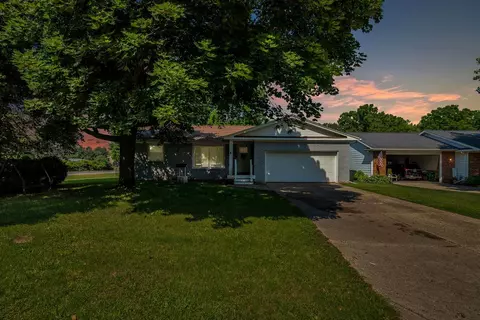 4514 Old Carriage Rd, Flint, MI 48507