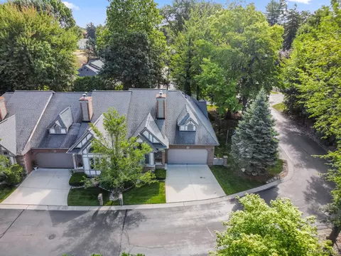 832 N Beech Daly Rd, Dearborn Heights, MI 48127