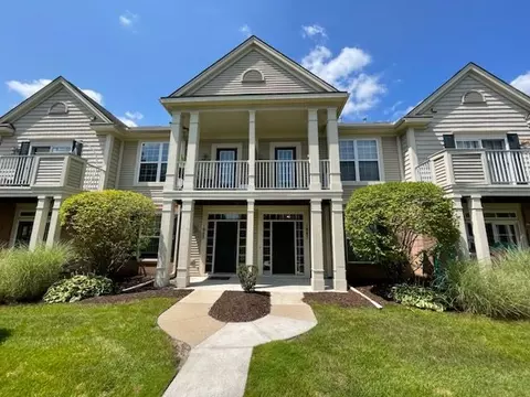 1885 Pinecroft Dr, Canton, MI 48188