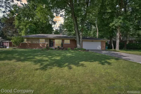 32115 Bonnet Hill Rd, Farmington Hills, MI 48334