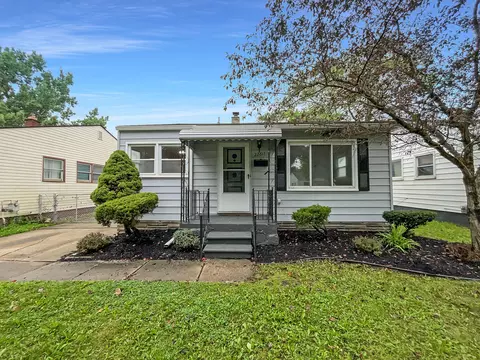 22611 Hillock Ave, Warren, MI 48089