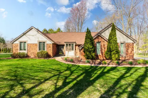 25088 Old Depot Dr, Grosse Ile, MI 48138