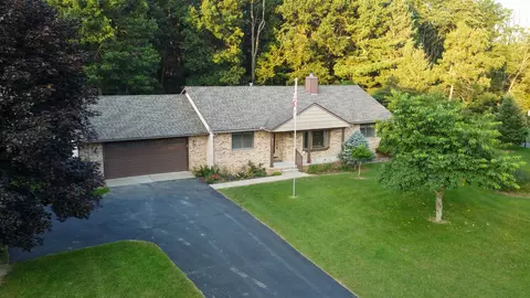 8751 Coyle Dr, Putnam, MI 48169