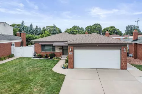 14615 Colpaert Dr, Warren, MI 48088