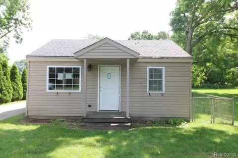 757 S Saginaw St, Lapeer, MI 48446